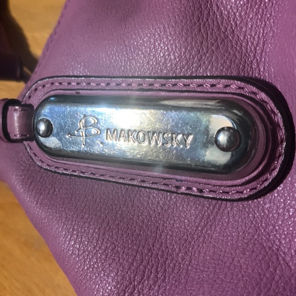 B.MAKOWSKY SOFT MAGENTA LEATHER PURSE - Picture 5 of 12
